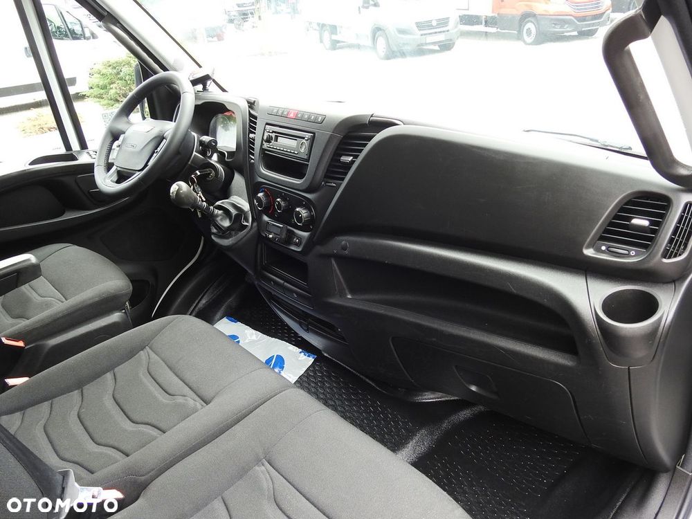 Iveco DAILY 35C15 KONTENER CHŁODNIA -12*C ZASILANIE 230V TEMPOMAT KLIMATYZACJA BLIŹNIACZE KOŁA  150KM - 40