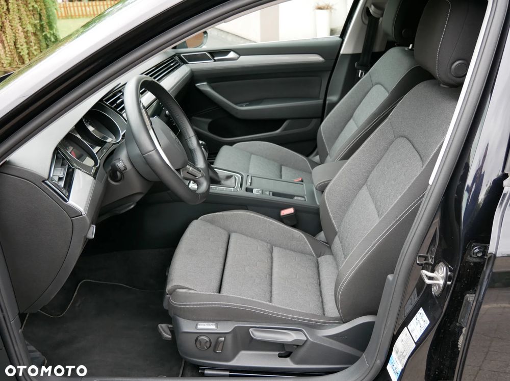 Volkswagen Passat 2.0 TDI EVO Business - 12