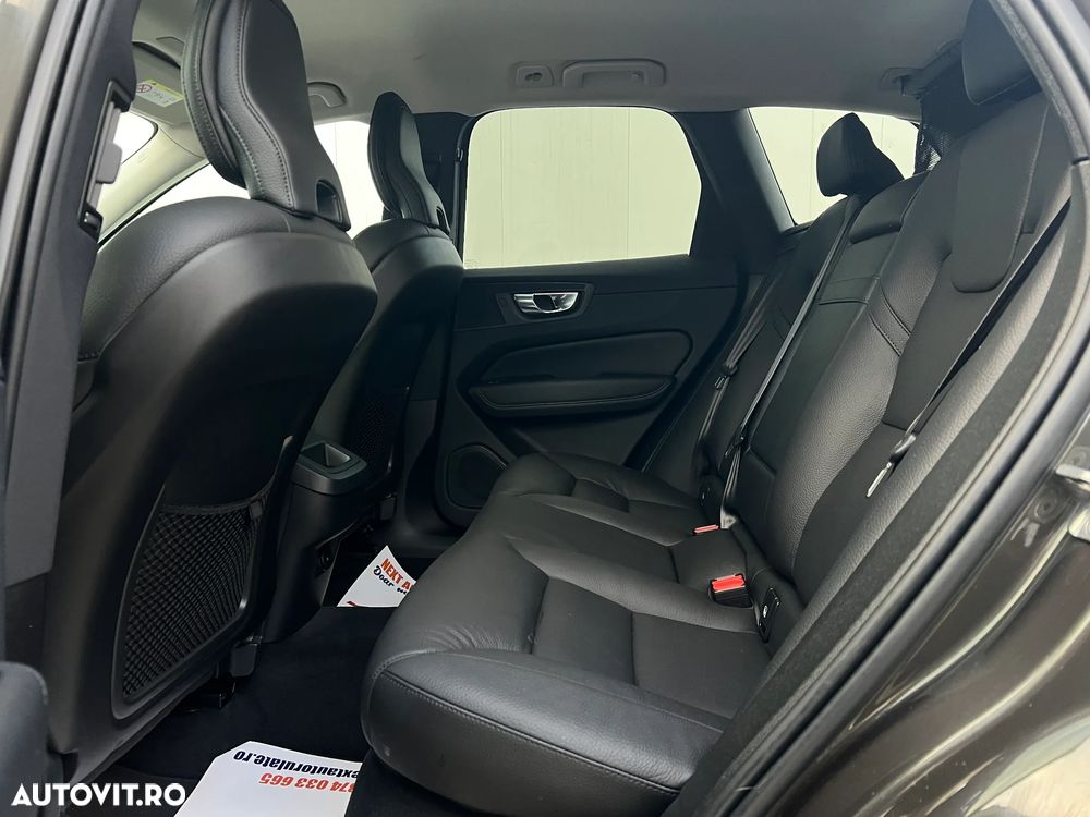 Volvo XC 60 B4 D AWD Geartronic Momentum Pro - 7