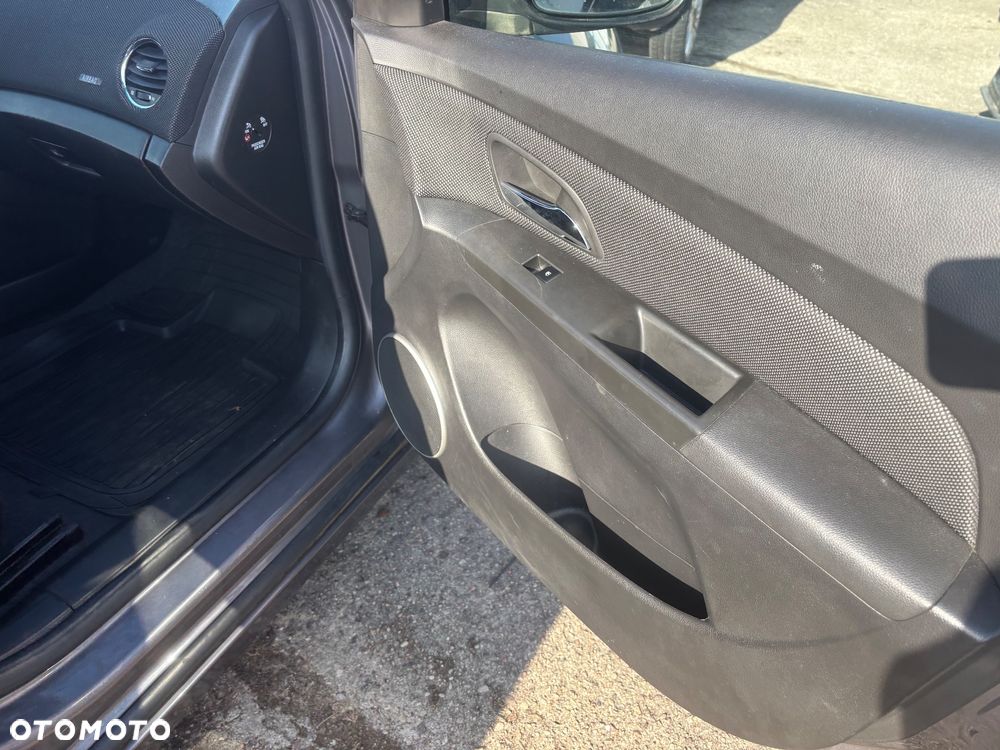 Chevrolet Cruze 1.6 LT - 21