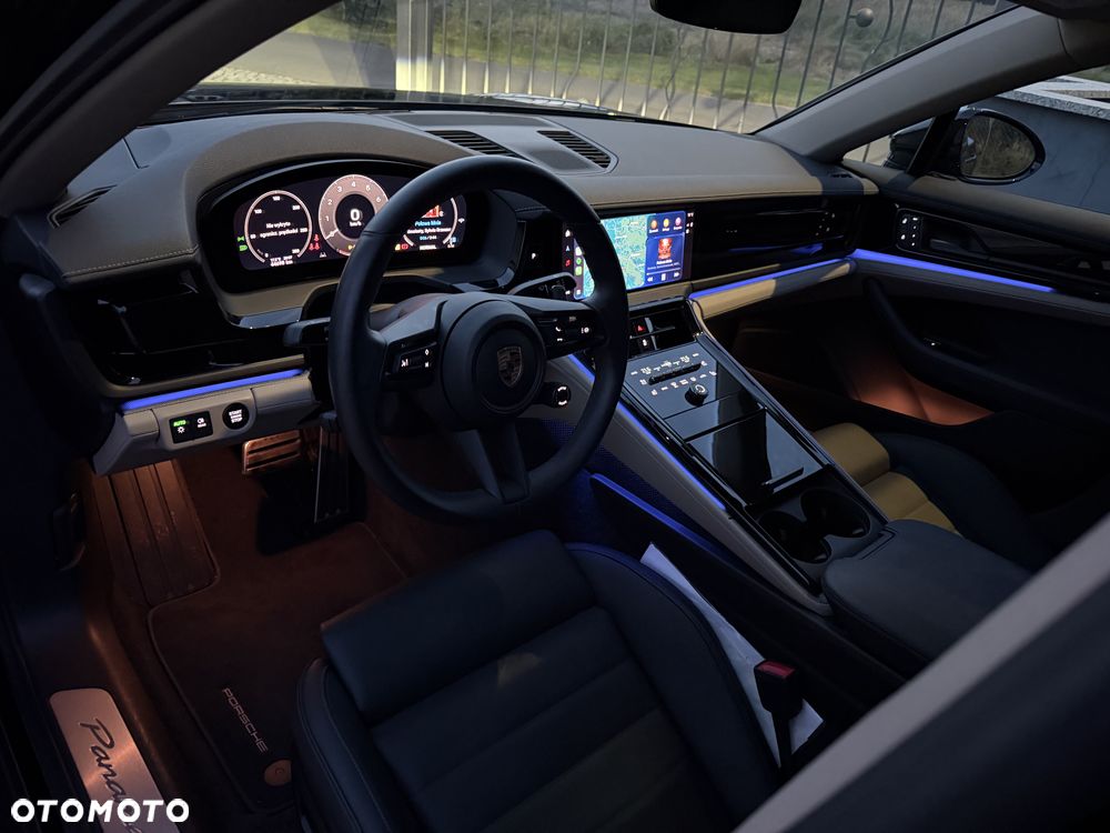Porsche Panamera 4 - 28