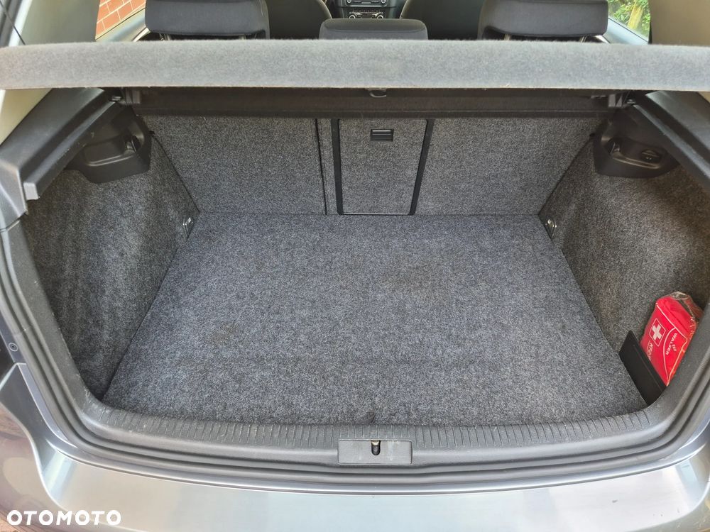 Volkswagen Golf 1.6 Comfortline - 8