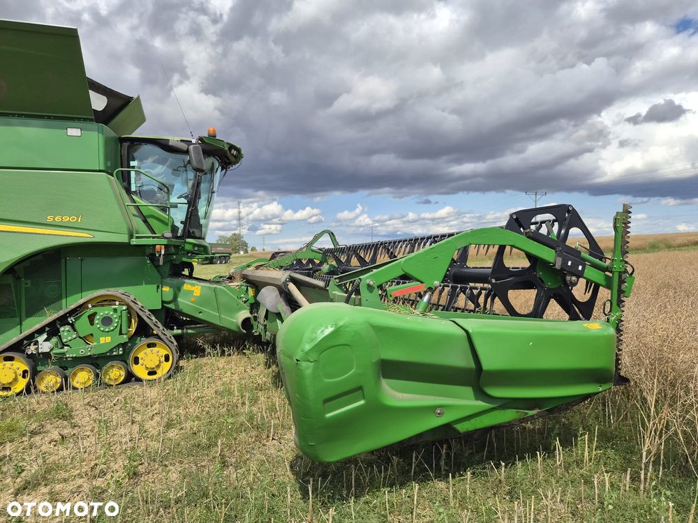 John Deere S690i - 11