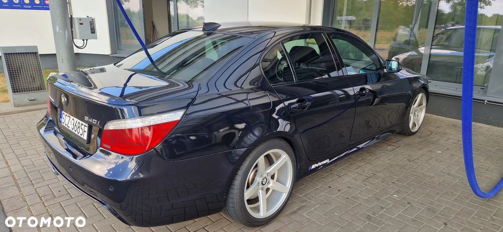 BMW Seria 5 540i - 12