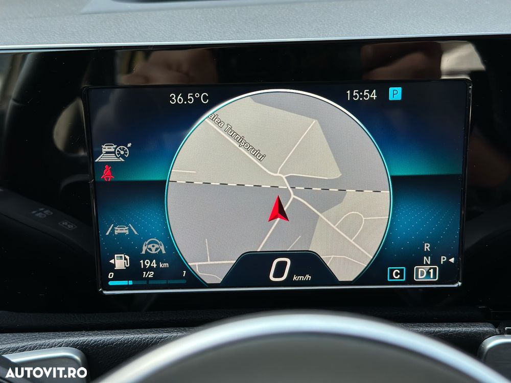 Mercedes-Benz GLB 200 d 8G-DCT Progressive - 17