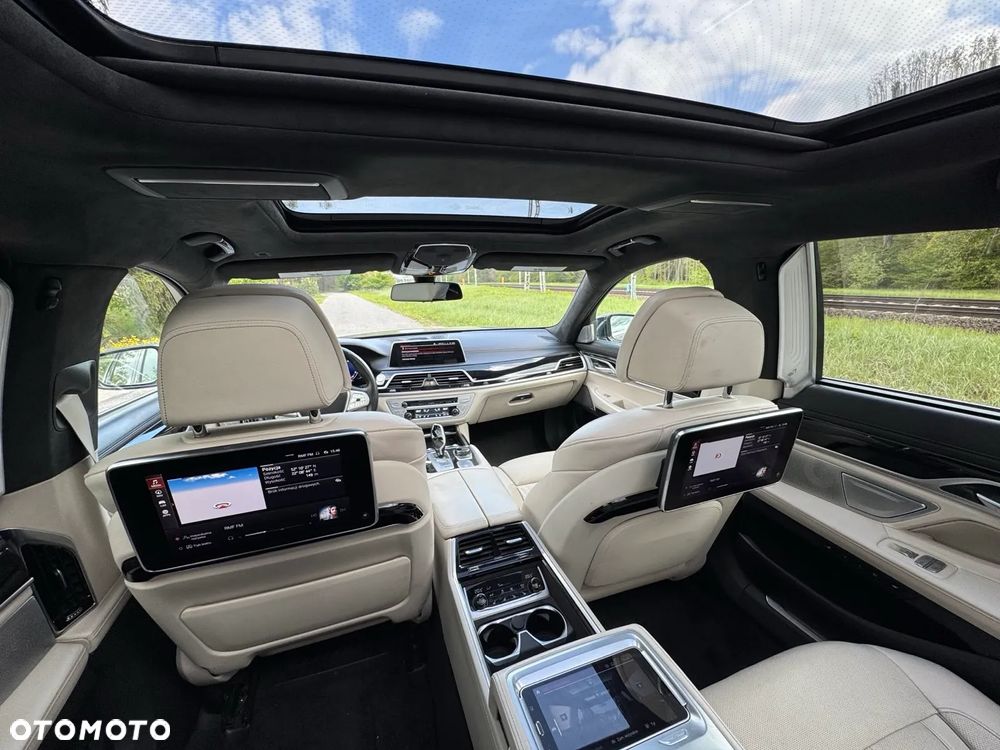 BMW-ALPINA B7 Biturbo - 9