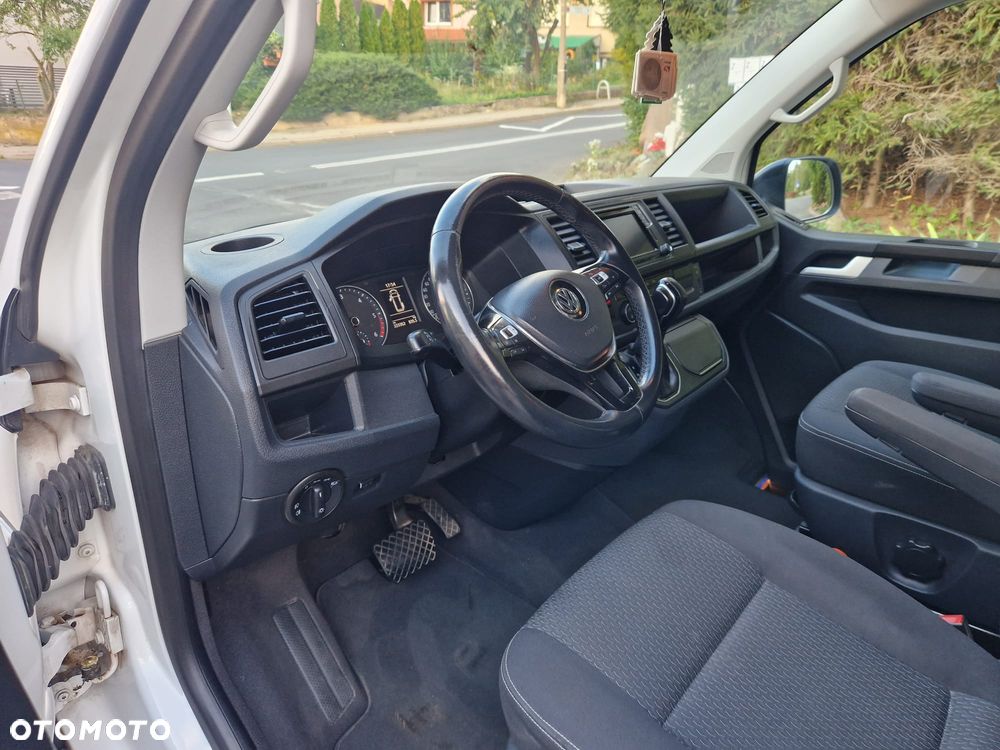 Volkswagen Multivan - 15