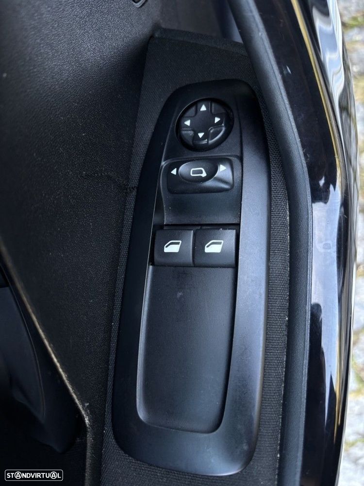 Peugeot 208 1.6 BlueHDi - 14