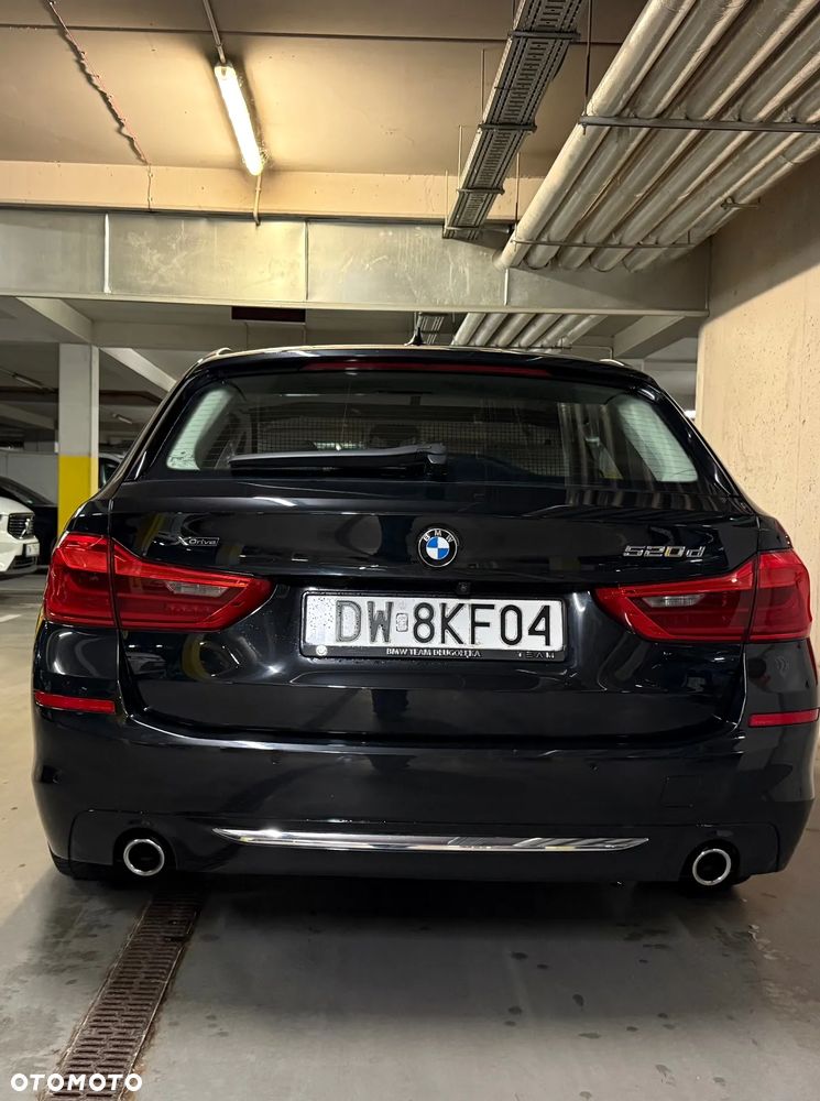 BMW Seria 5 520d Luxury Line - 4