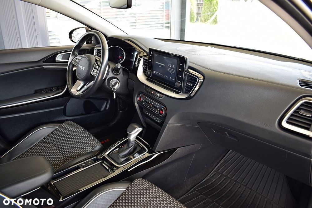 Kia Ceed - 24