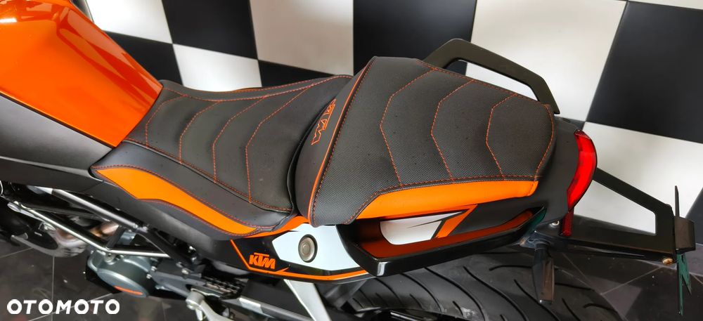 KTM Duke 125 - 24