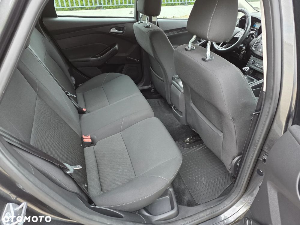 Ford Focus 1.0 EcoBoost Trend - 16