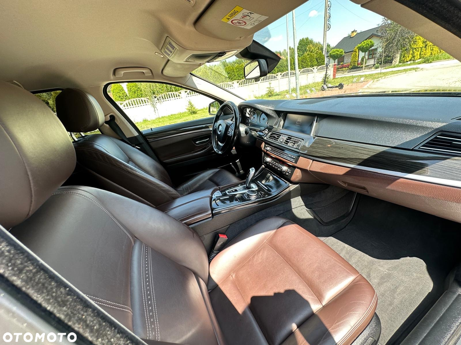 BMW Seria 5 520d xDrive Luxury Line - 11