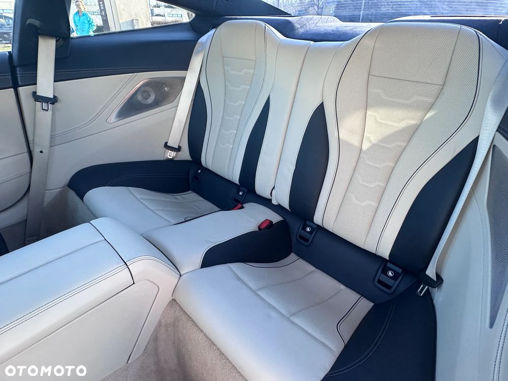 BMW Seria 8 - 11