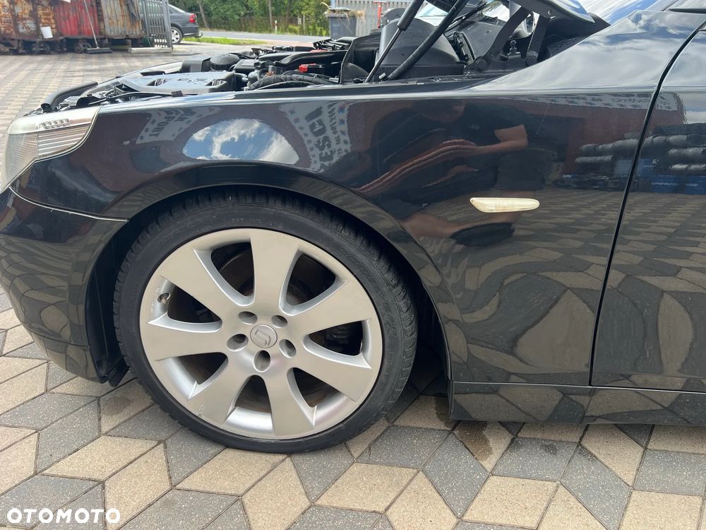 BMW E60 BŁOTNIK LEWY BLACK SAPPHIRE