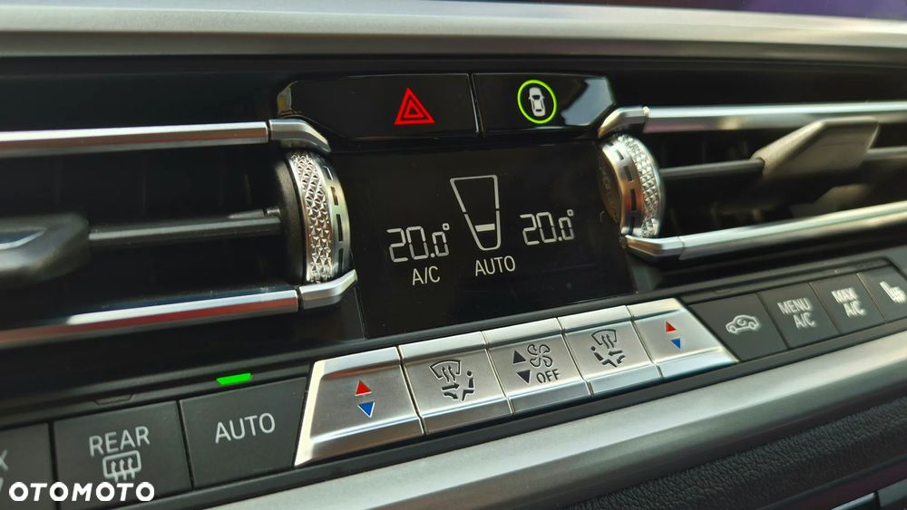 BMW Seria 3 320d Touring Advantage - 22