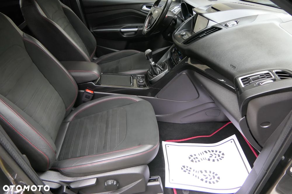 Ford Kuga 1.5 EcoBoost 2x4 ST-Line - 22