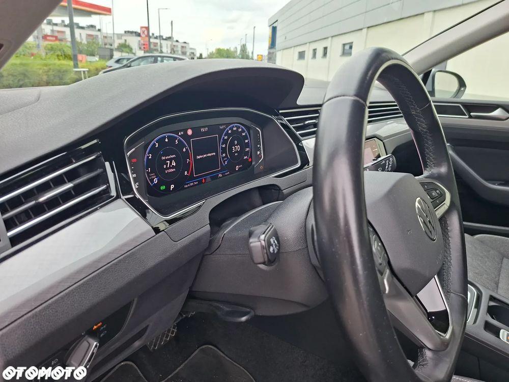 Volkswagen Passat - 27