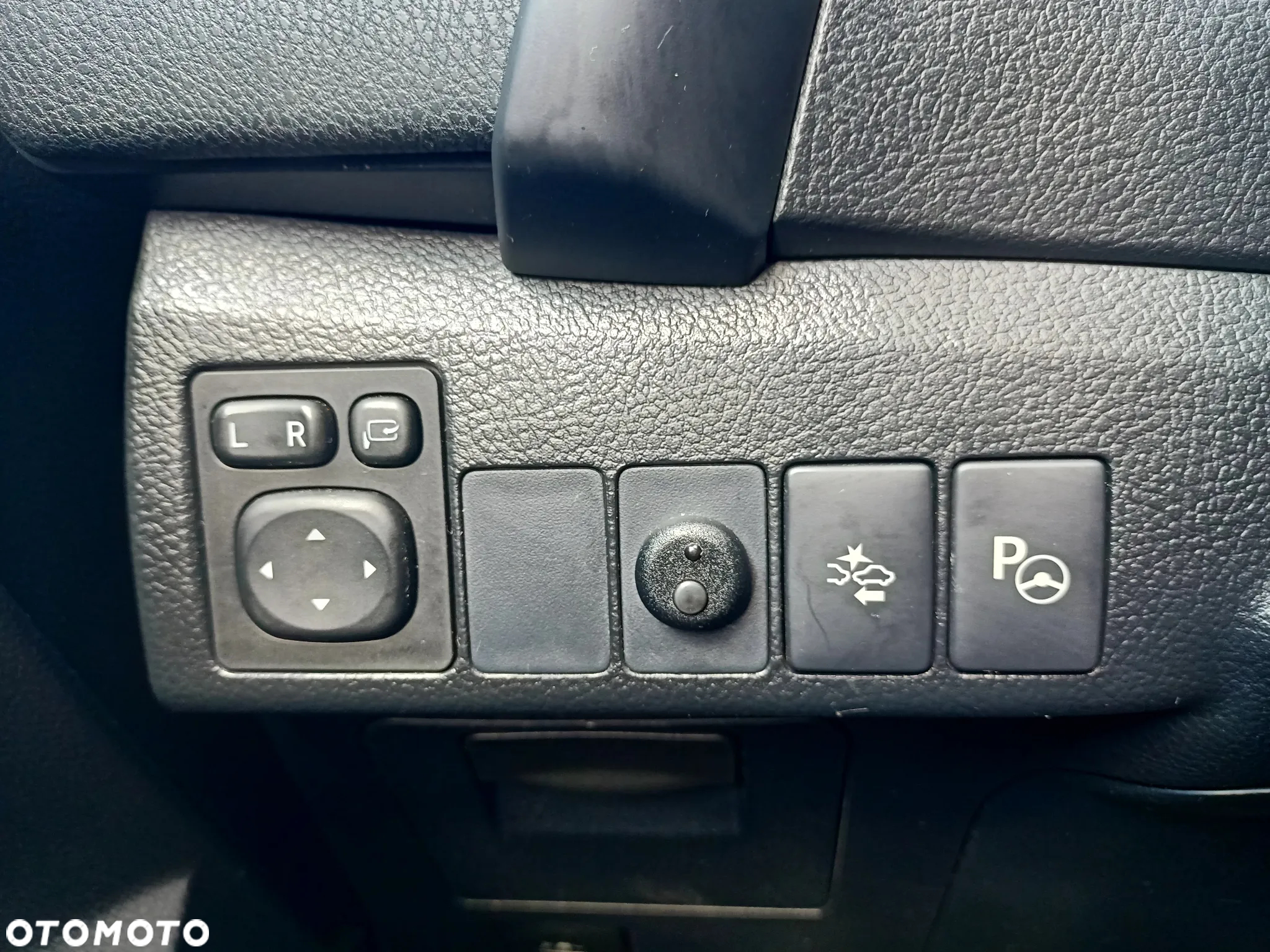 Toyota Auris Hybrid 135 Prestige - 33