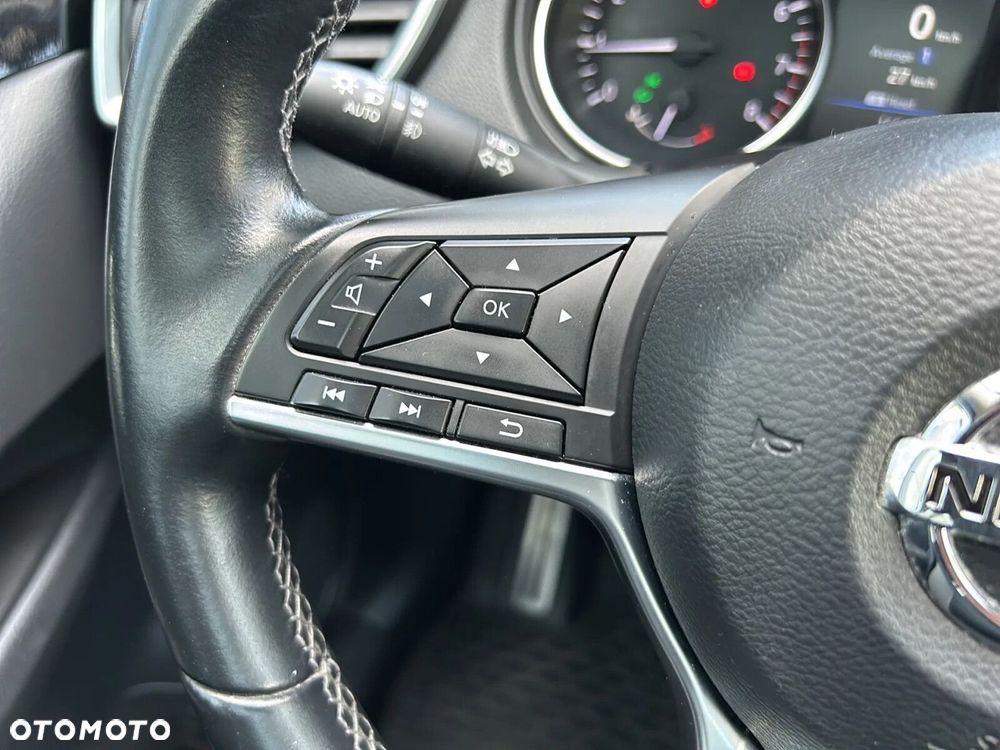 Nissan Qashqai 1.3 DIG-T N-Connecta EU6d - 23