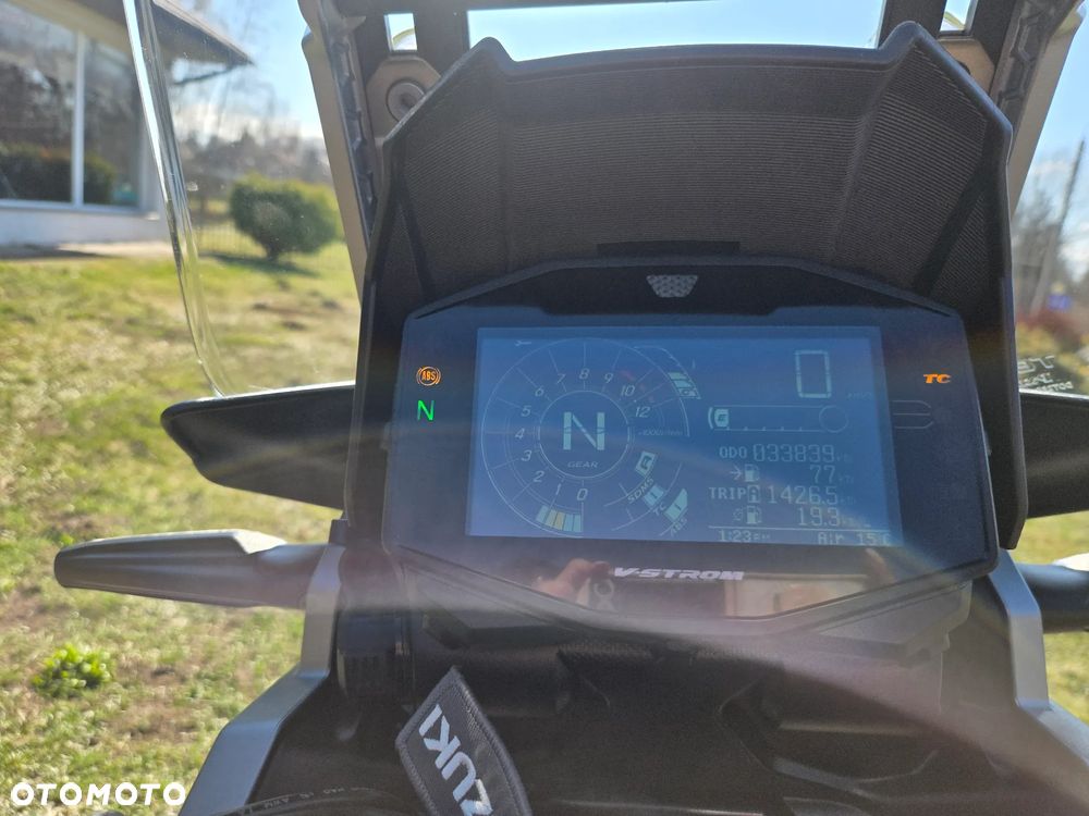 Suzuki V-STROM - 14