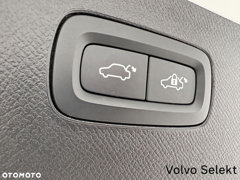 Volvo XC 90 - 32