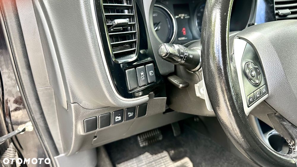 Mitsubishi Outlander 2.0 4WD Top - 10