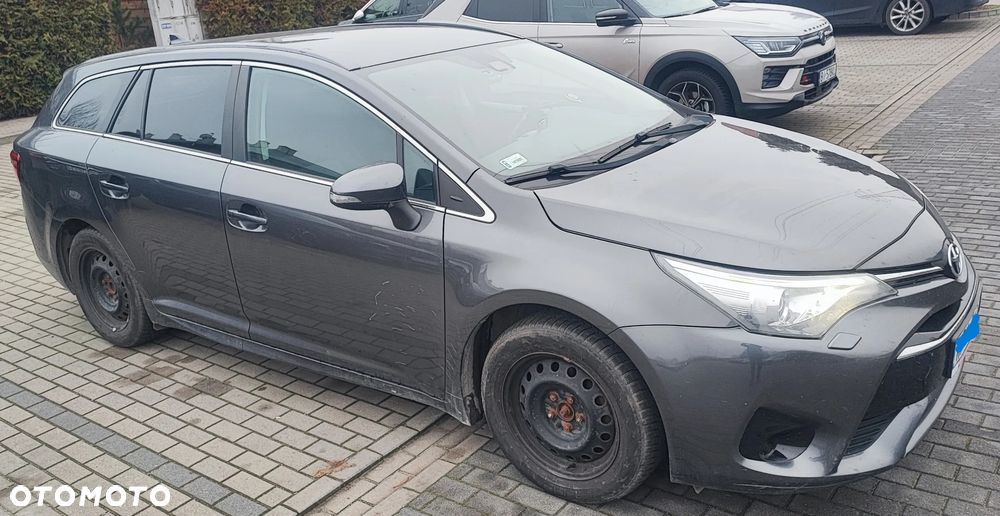 Toyota Avensis - 5