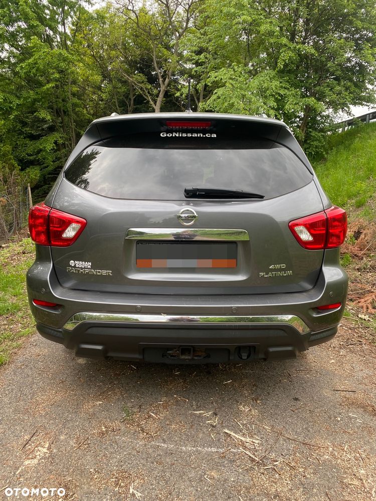 Nissan Pathfinder - 11