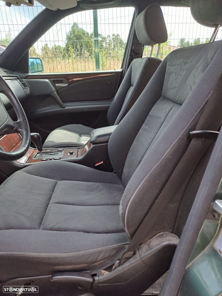 Mercedes-Benz E 300 - 12