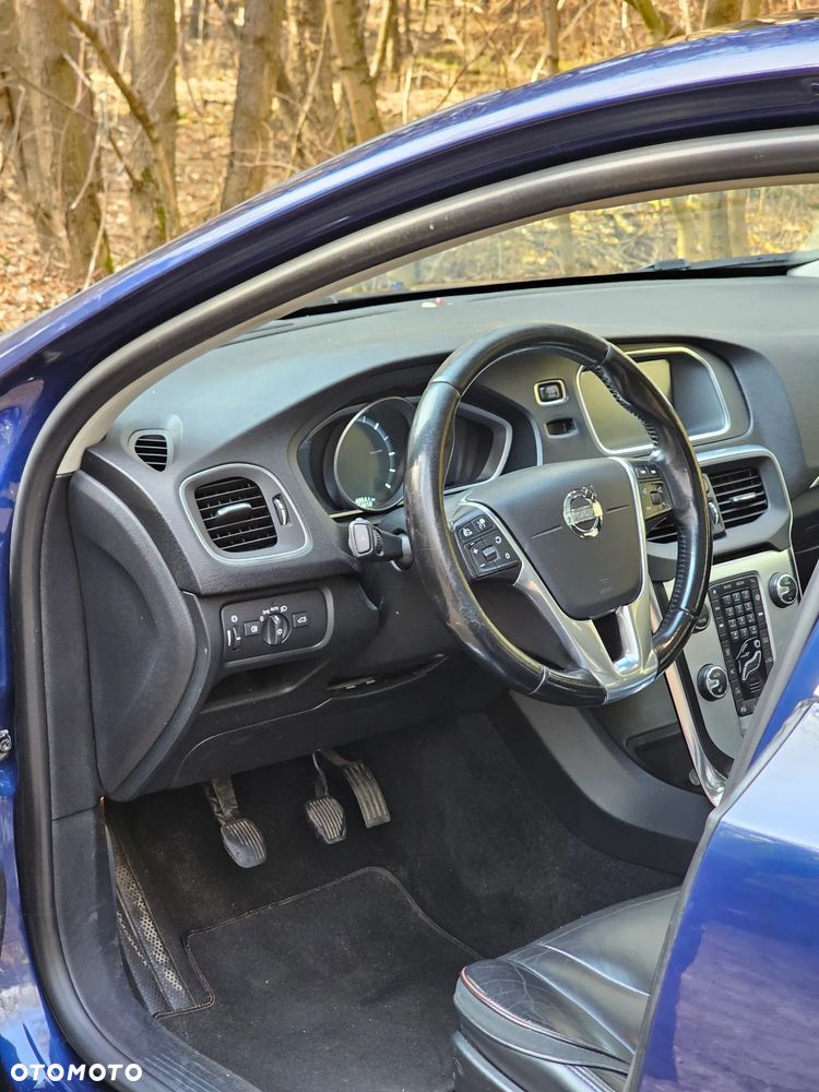 Volvo V40 D4 Ocean Race - 16