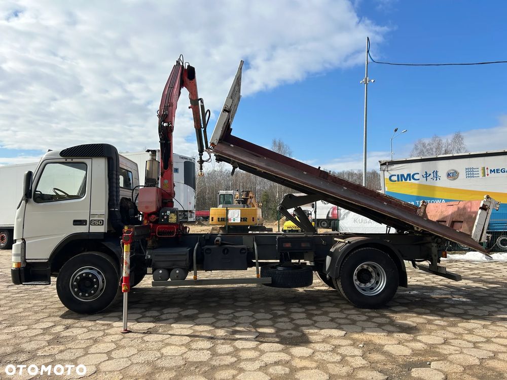 Volvo FM 250 WYWROTKA 3-STRONNA + HDS FASSI Z ROTATOREM F110A.21 / HYDRO-BURTA / WYWROT NA 3 STRONY / HAK ZACZEP / WAŻNY UDT !! - 3