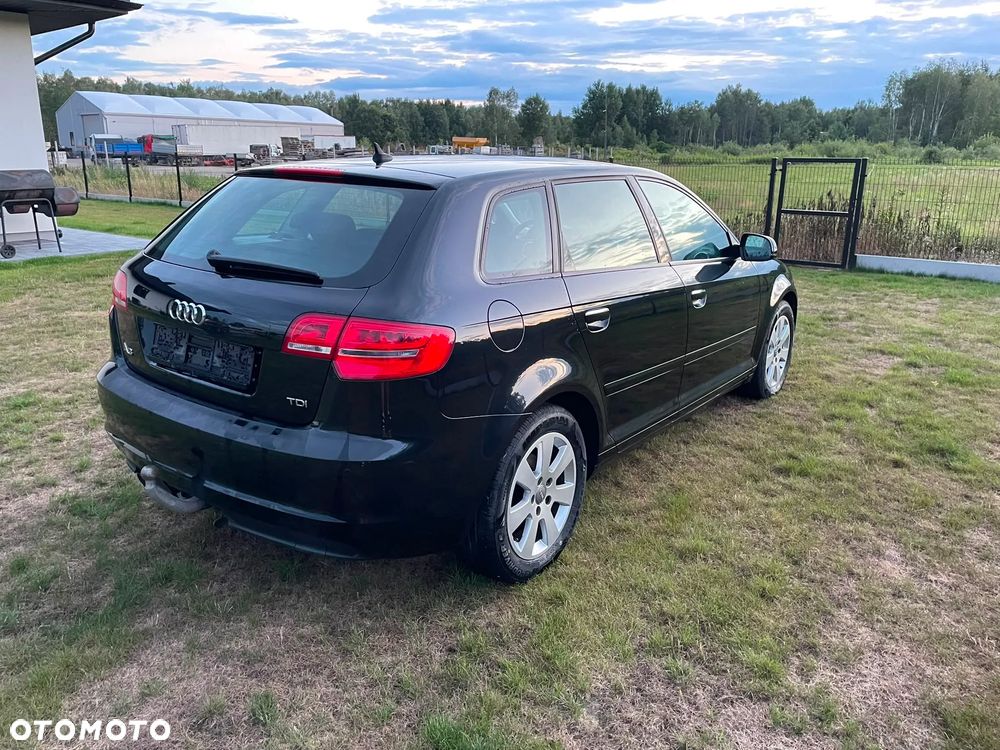 Audi A3 Sportback 2.0 TDI DPF Ambiente - 4