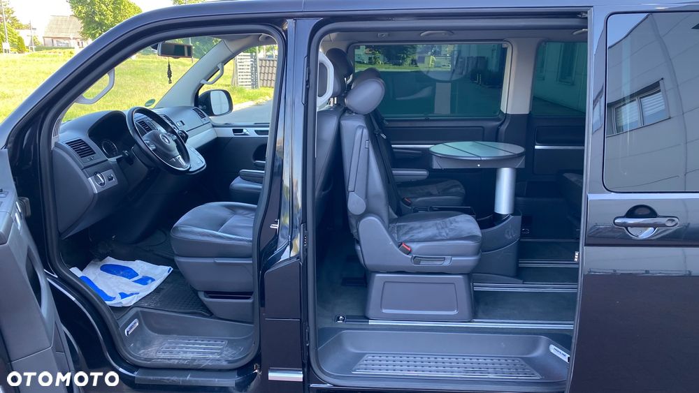 Volkswagen Multivan - 10