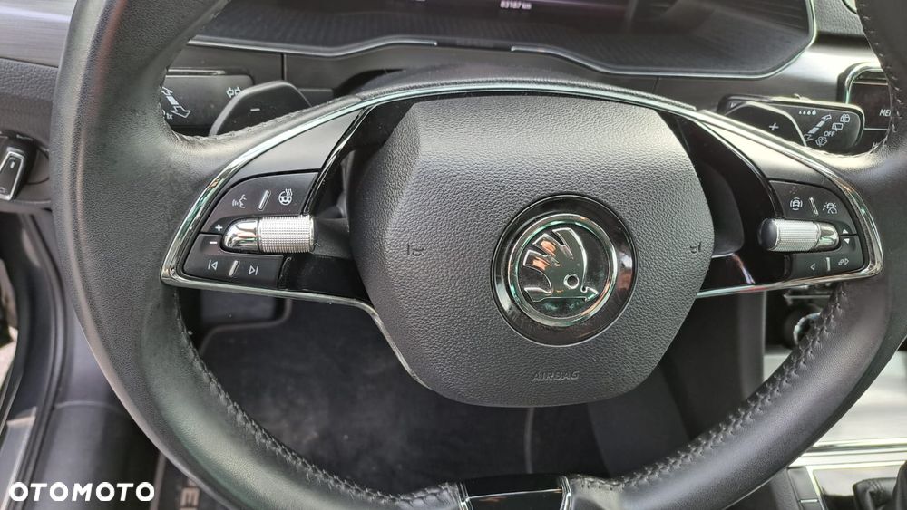 Skoda Superb 2.0 TDI DSG Premium Edition - 11