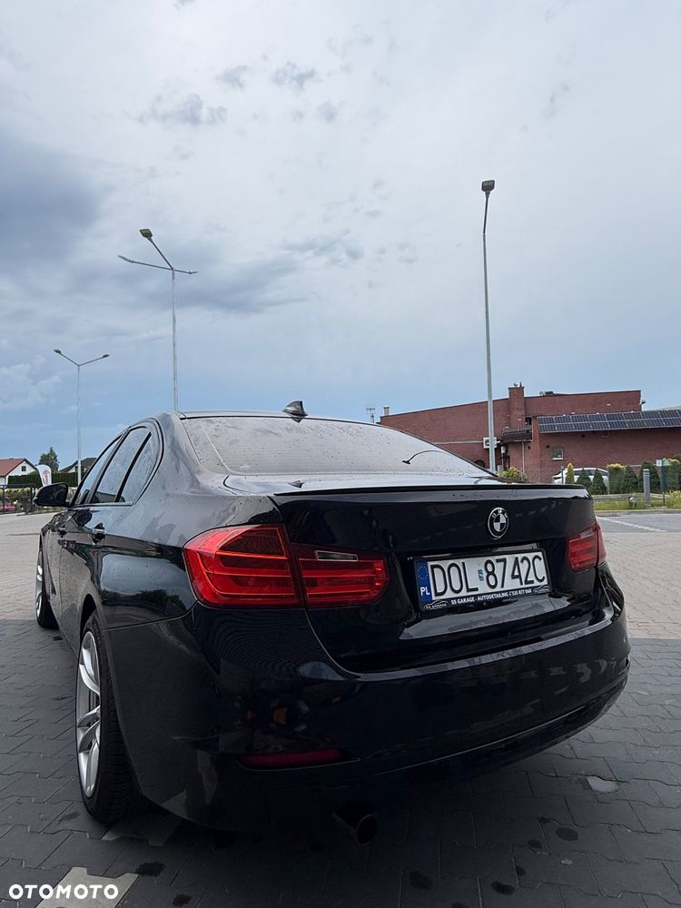 BMW Seria 3 320d - 4