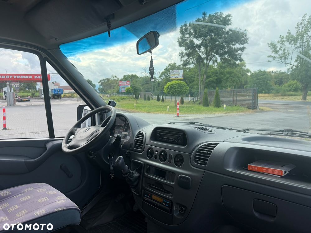 Mercedes-Benz Sprinter - 23
