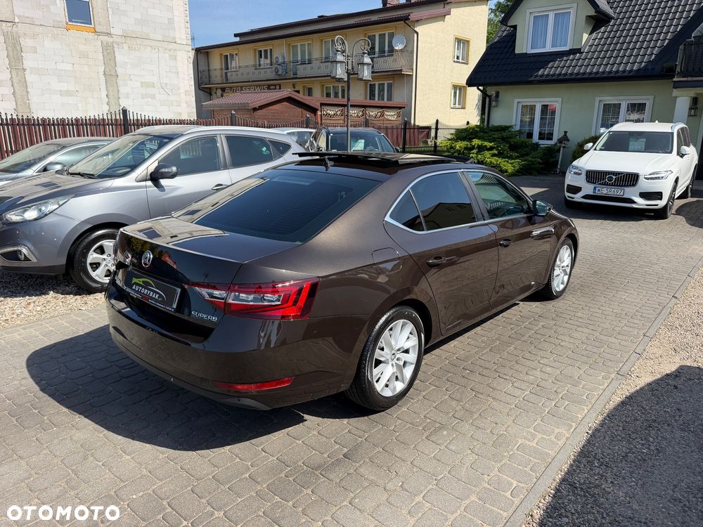 Skoda Superb 2.0 TDI Style - 35