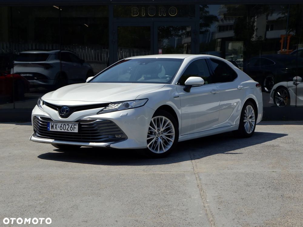 Toyota Camry 2.5 Hybrid Executive CVT - 2
