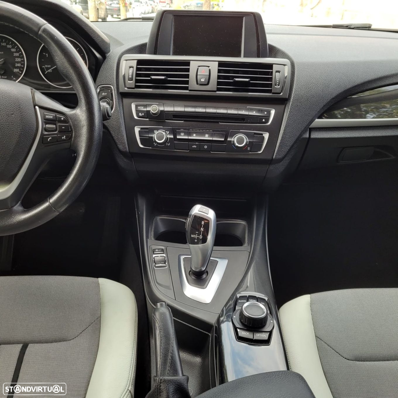 BMW 118 dA Line Urban - 14