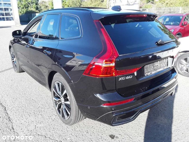 Volvo XC 60 B5 B AWD Ultimate Dark - 4