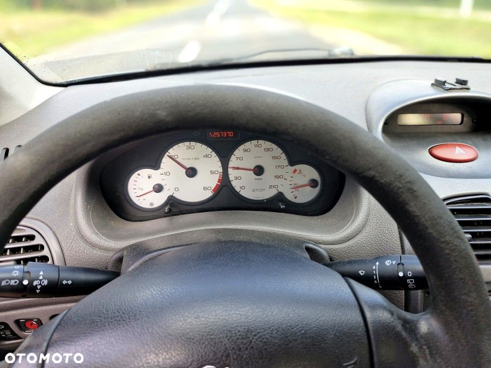 Peugeot 206 - 4