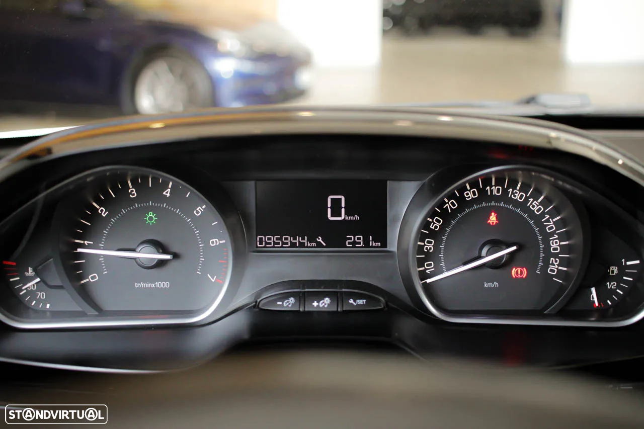 Peugeot 208 1.2 PureTech Style - 13