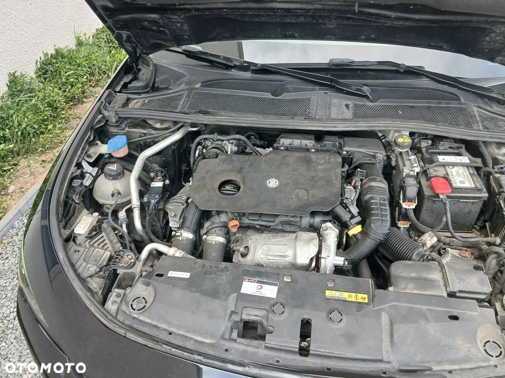 Peugeot 308 BlueHDi 130 EAT8 Business - 21
