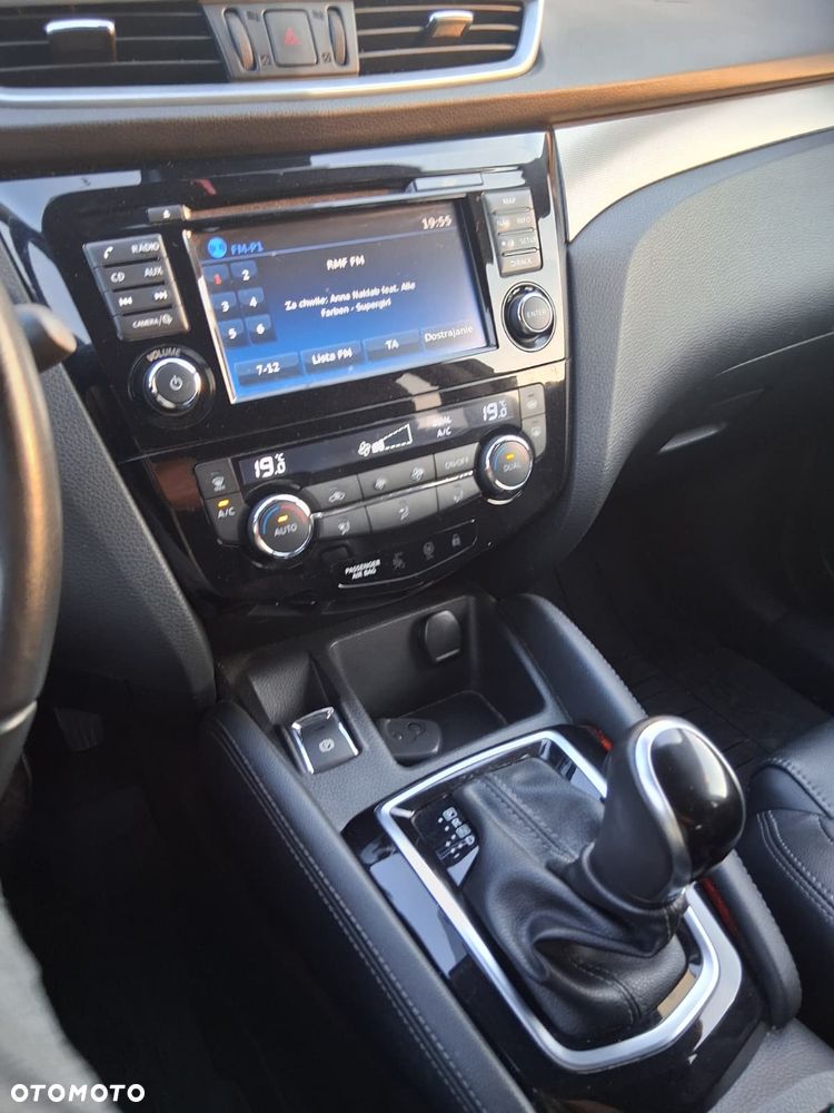 Nissan Qashqai 1.2 DIG-T N-Connecta Xtronic EU6 - 11
