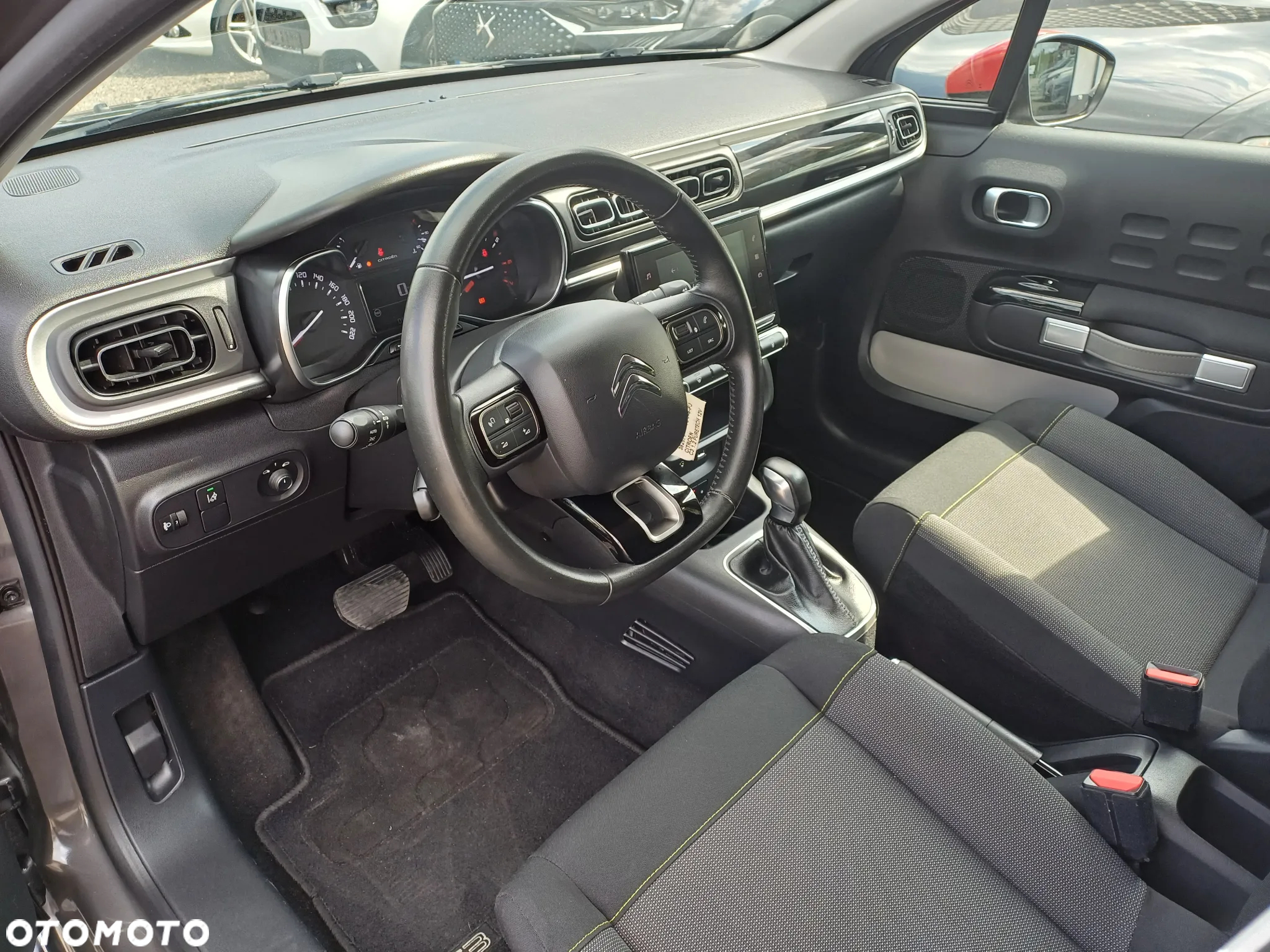 Citroën C3 1.2 PureTech GPF Shine S&S EAT6 - 12