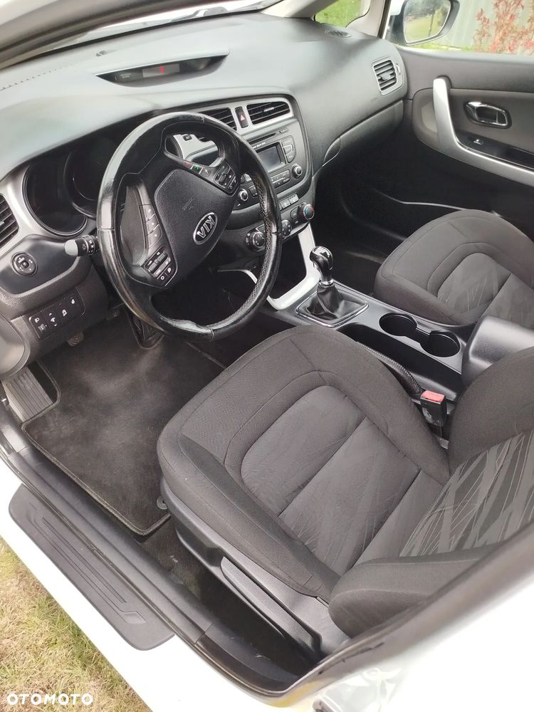 Kia Ceed - 10