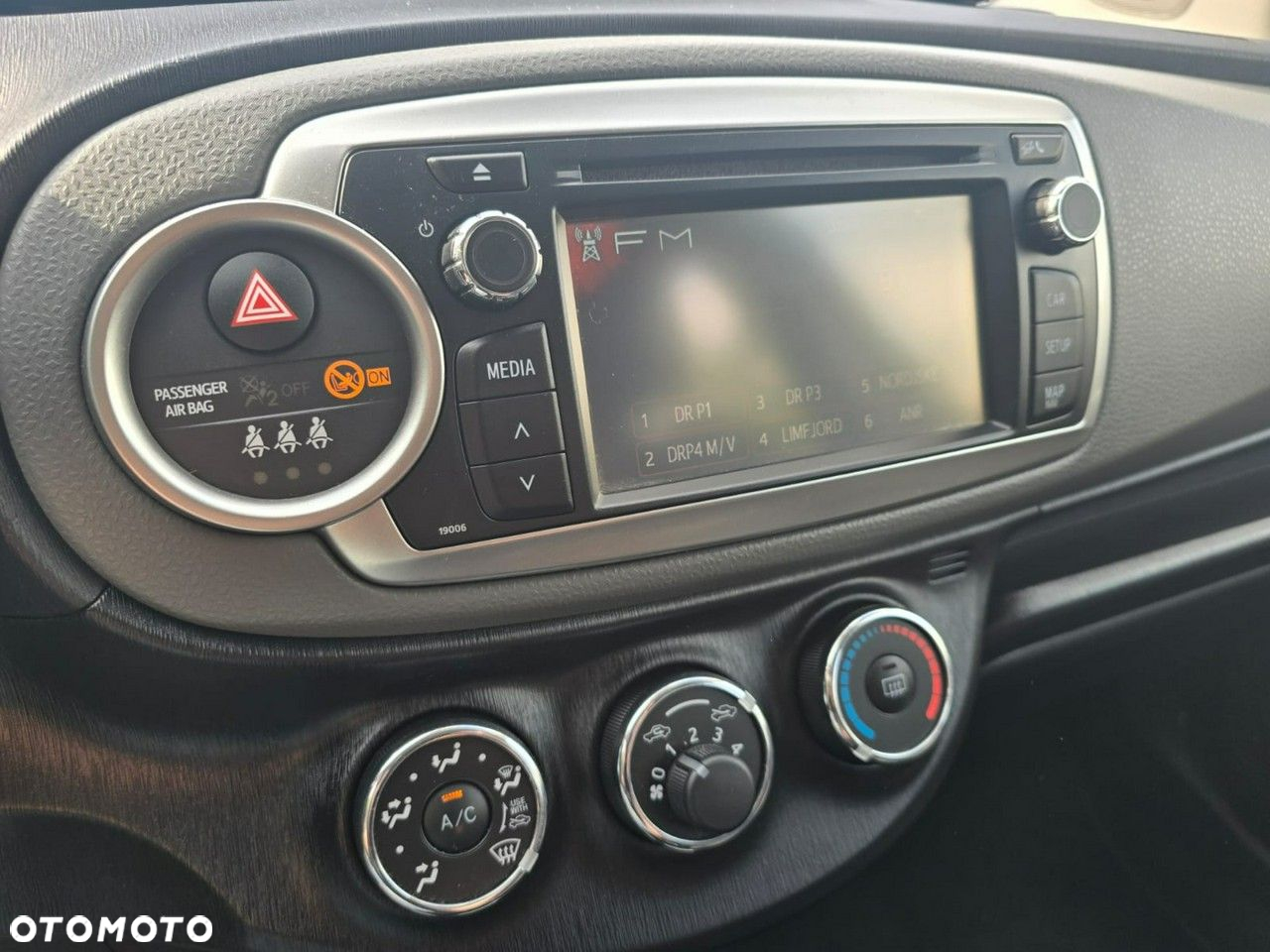 Toyota Yaris - 12