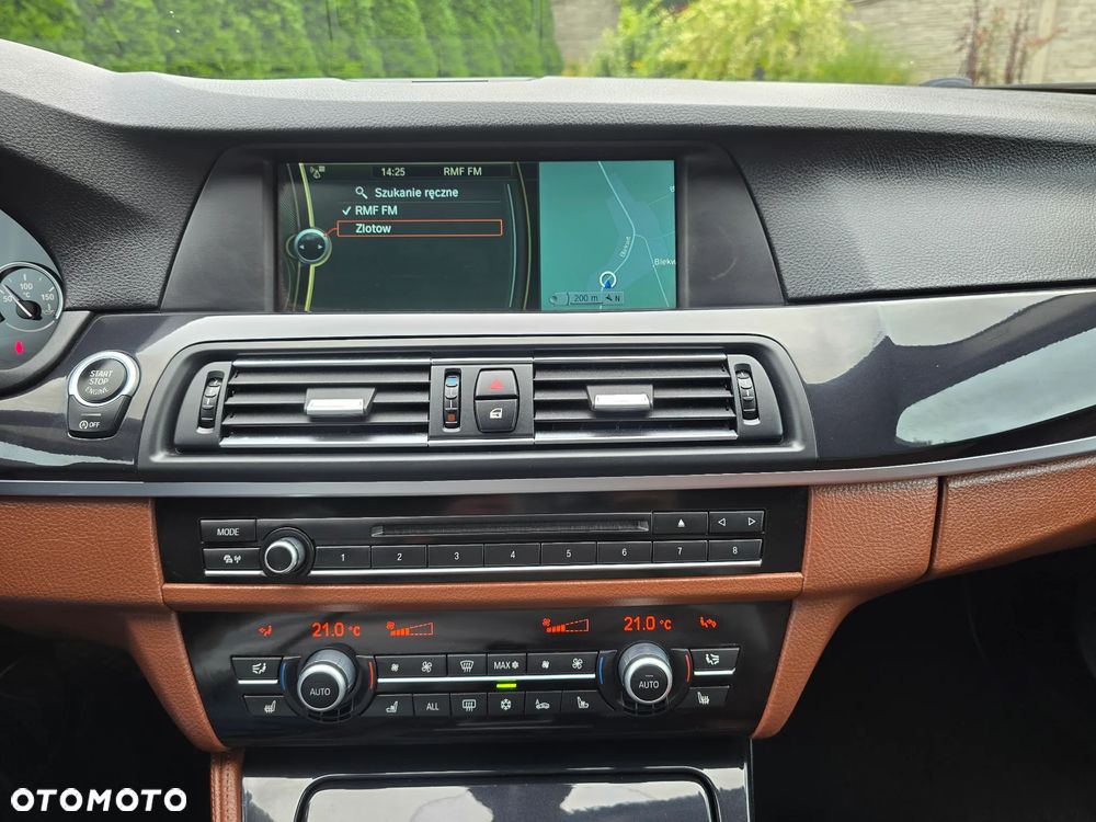 BMW Seria 5 525d Sport-Aut Luxury Line - 22