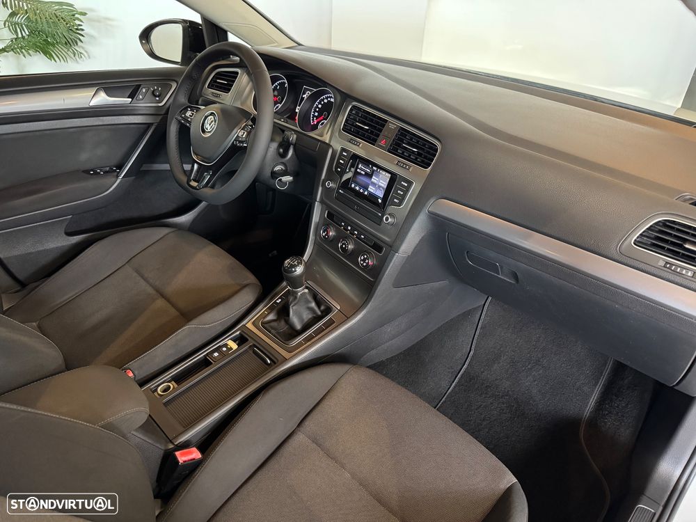 VW Golf 1.6 TDi BlueMotion Trendline - 29